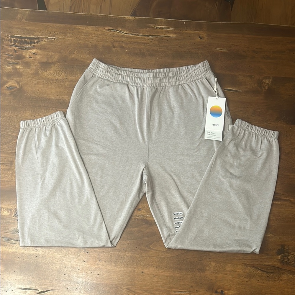 Vuori Boyfriend jogger size medium
